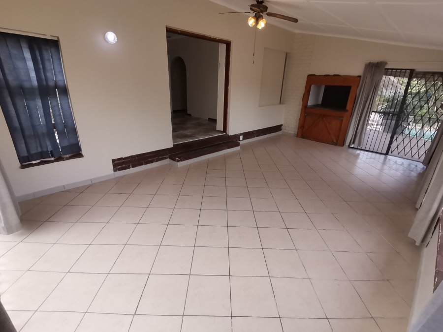To Let 3 Bedroom Property for Rent in Beacon Bay Eastern Cape